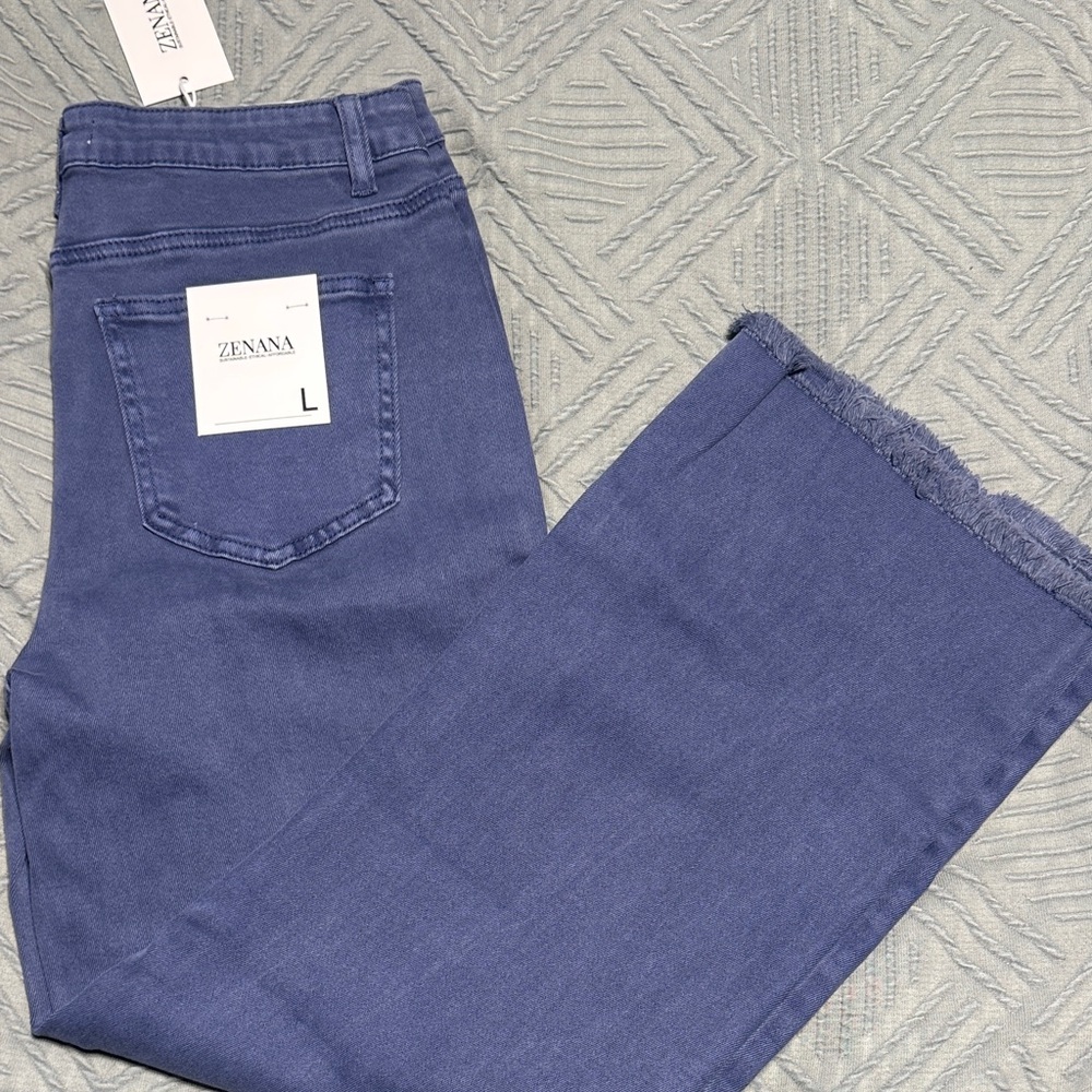 Zenana Outfitters Women's Cropped Denim Jeans